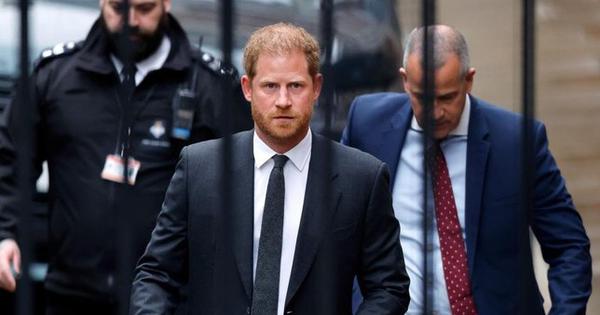 Harry T Harry thất thế trước báo Anh