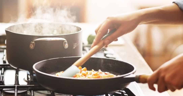 Cách giảm thiểu hạt vi nhựa từ thói quen nhà bếp