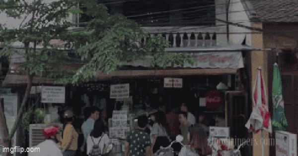 Khách Du Lịch Phương Tây Bất Ngờ Khen Ngợi Bánh Mì Việt Nam: 'Ngon Nhất Thế Giới', Rẻ và Đầy Đặn!