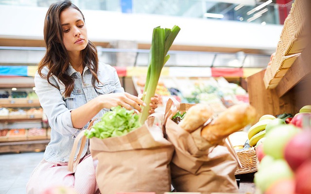 Những mẹo đơn giản giúp chị em đi chợ tiết kiệm tối đa việc chi tiêu mà vẫn mua  sắm