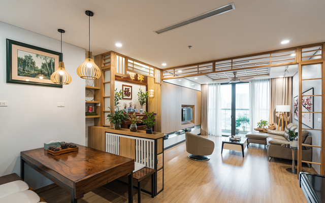 Với kiến trúc phong cách Nhật Bản tối giản nhưng không kém phần ấn tượng, căn hộ 120m² vào năm 2024 sẽ mang đến cho bạn sự thoải mái và tập trung. Với đường nét thiết kế khéo léo, mỗi chi tiết trong căn hộ sẽ đồng nhất với phong cách Nhật Bản, từ cửa sổ đến những chiếc bàn gỗ.