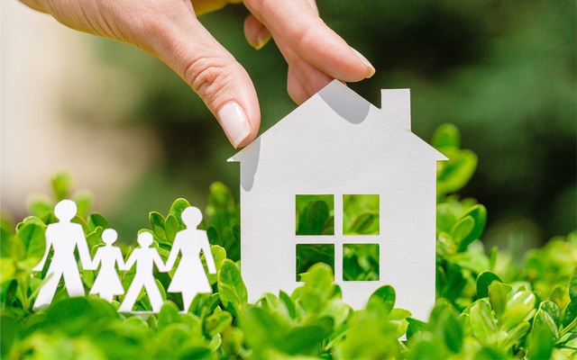 Nếu có nhu cầu mua bảo hiểm nhân thọ, bạn nên ưu tiên mua cho ai trong gia đình?