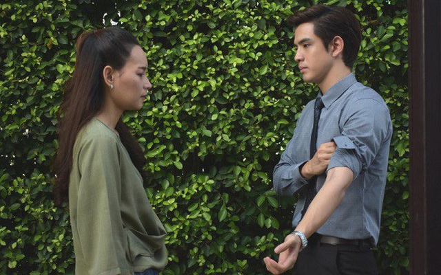 Chồng biệt tích 2 năm bỗng quay về bằng xe ô tô sang trọng, tôi chưa kịp mừng đã đánh rơi cốc nước khi thấy thứ anh chìa ra