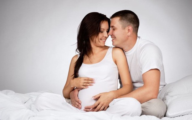 Hùng hổ bước vào phòng sinh cùng vợ ấy thế mà lúc vợ sinh thì chồng tôi lăn ra ngất