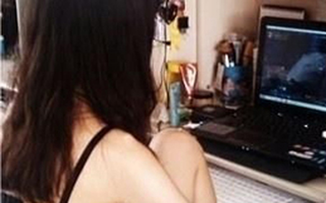 Chồng đòi chat sex với vợ khi đi công tác xa