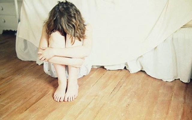 Mẹ chồng năm lần bảy lượt quỳ gối xin đón con dâu về lại nhà