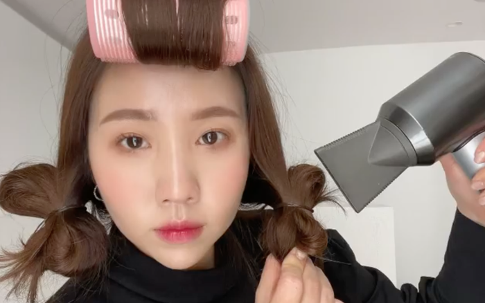 Cách uốn tóc xoăn lơi tự nhiên, dễ làm của thợ làm tóc Hàn Quốc