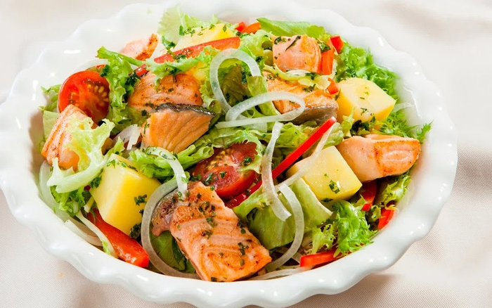 Cách làm salad cá hồi sốt dầu giấm, món ăn giảm cân nhanh