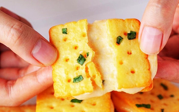 Bánh quy phô mai vừa phải thơm tho vừa phải ngon giòn rụm