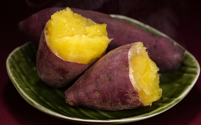 Bí quyết hấp khoai lang ngọt dẻo ngon hơn cả nướng!