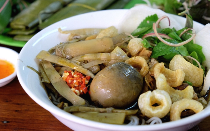 Món ăn này tuy có mùi hương không được thân thiện cho lắm nhưng chắc chắn sẽ khiến du khách lưu luyến mãi không quên khi thử qua một lần