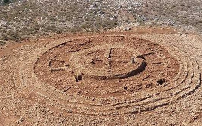 M&ecirc; cung Minoan 4.000 năm tuổi được khai quật tr&ecirc;n đảo Crete ...