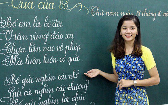 Gặp 18 Cô Giáo Quảng Trị Viết Chữ Đẹp Như Vẽ Tranh Vừa Gây Sốt Mxh: Học  Sinh Trong Trường Chữ Cũng Siêu Đẹp